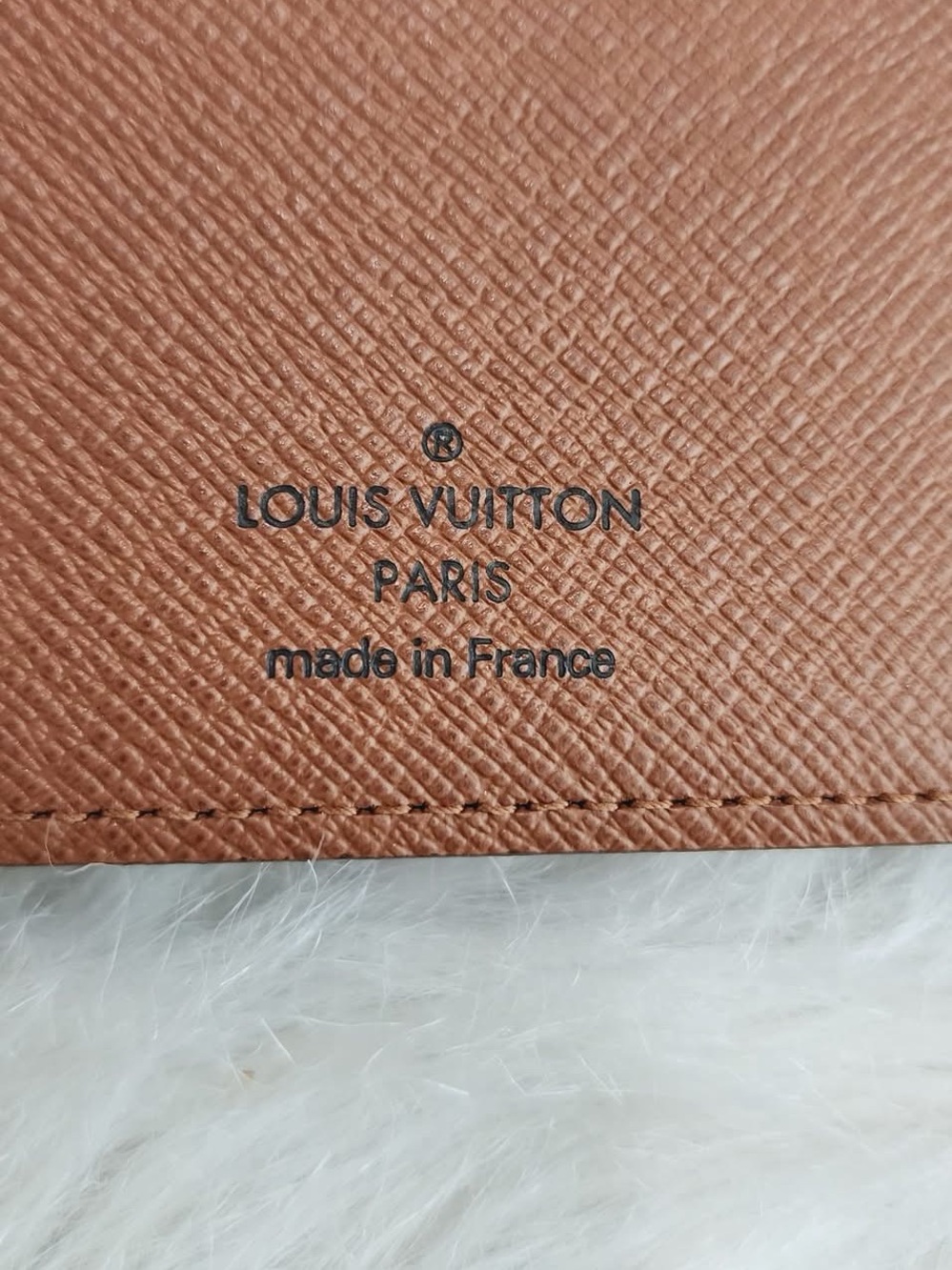 Louis Vuitton Medium Ring (MM) Agenda - Picture 8 of 16